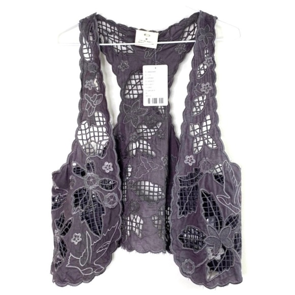 URBAN Outfitters Eyelet Cut-out Lace Open Front Bohemian Vest Gray Size M New - Picture 2 of 8